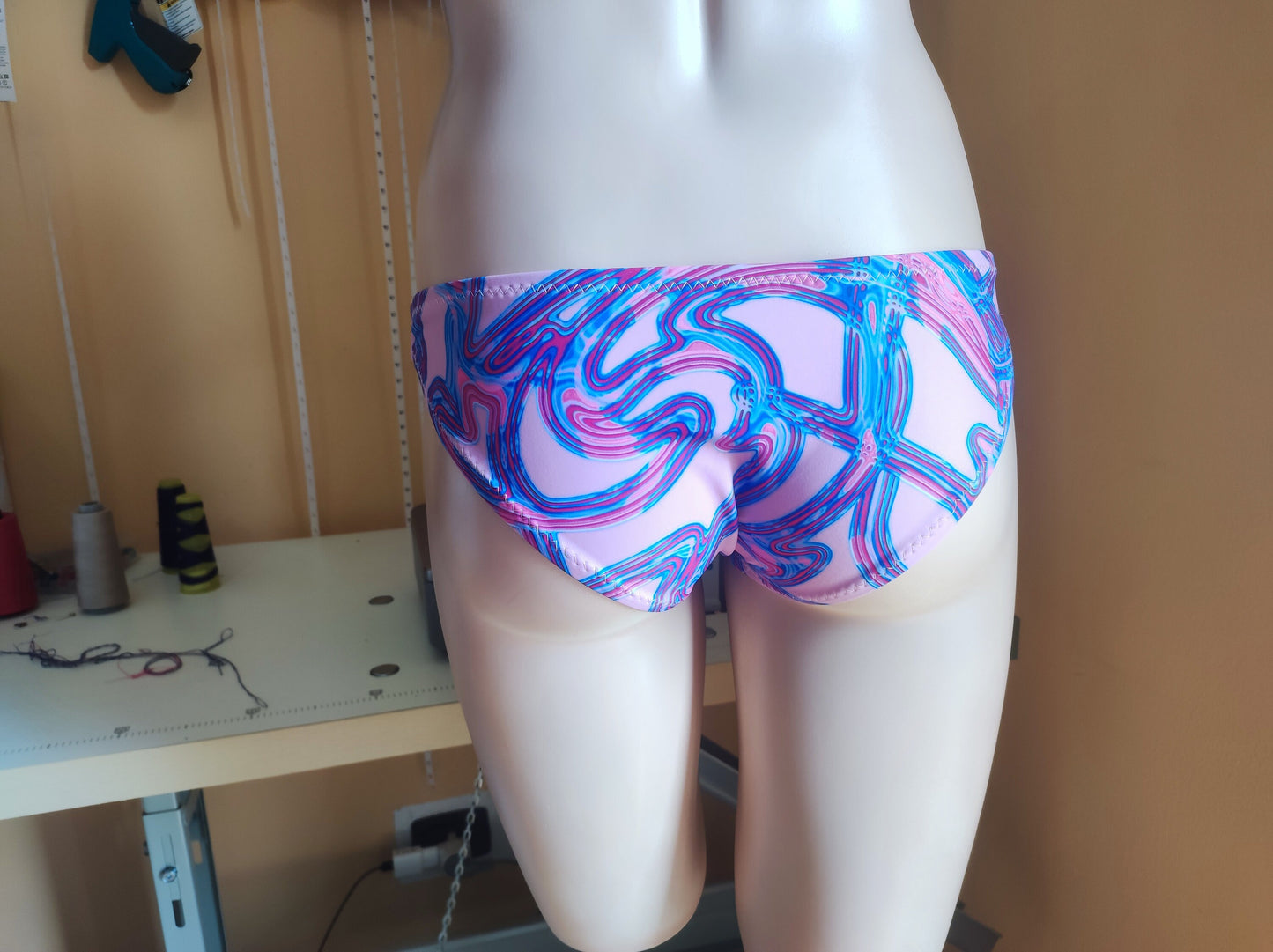 DIY Bikini Low Waist Bikini Bottom Sewing Pattern PDF – Retro 70's Y2K | Instant Download