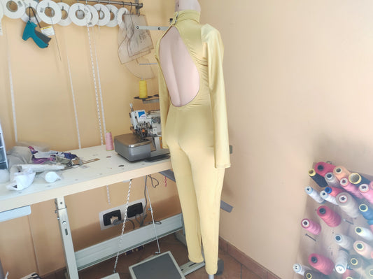 Cartamodello PDF per tuta intera fai da te – Tuta aerea con apertura sulla schiena e collo alto | Download immediato